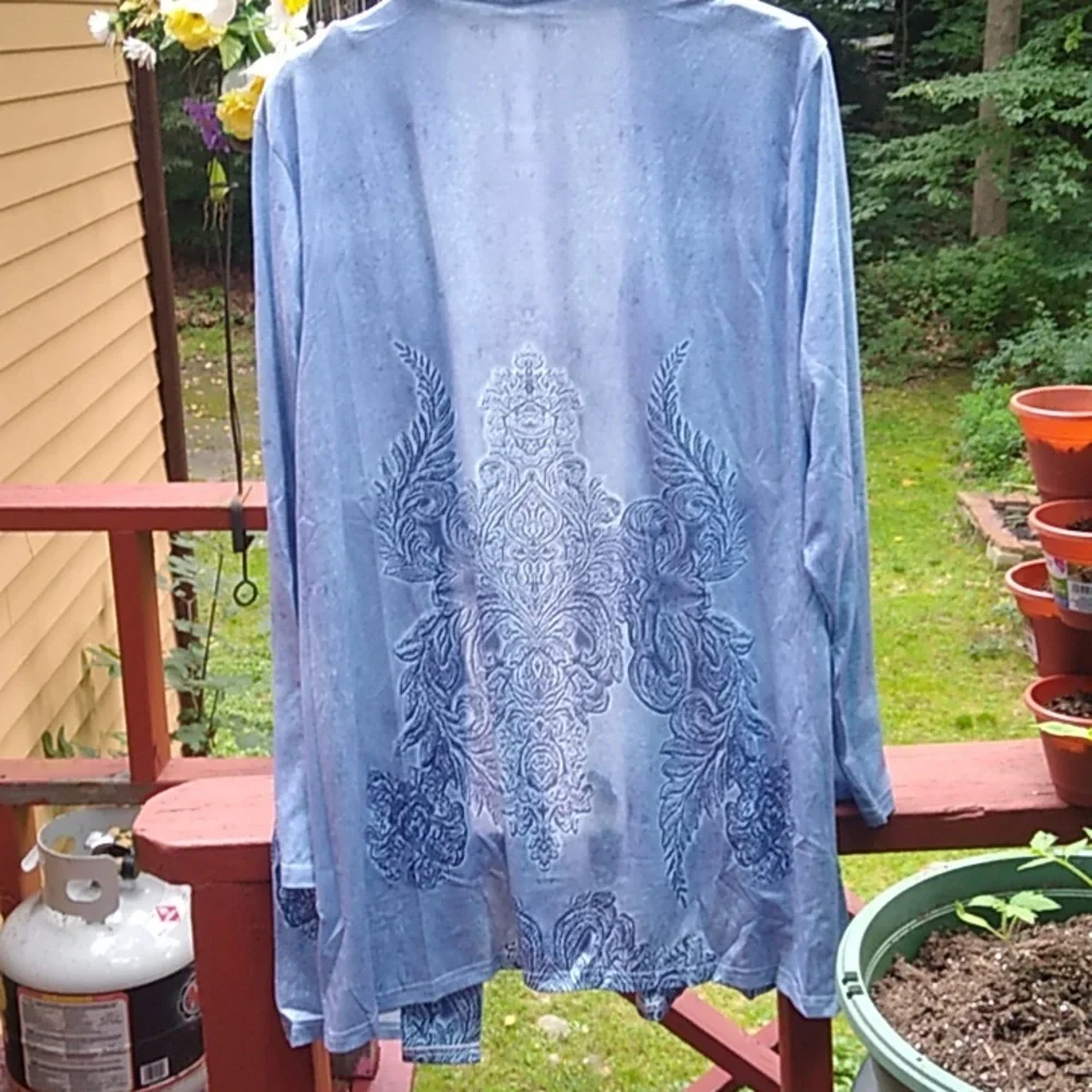 Top - Picture 5 of 7